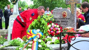 Astăzi s-a împlinit un an de la tragedia aviatică în care 4 salvatori SMURD de la Iaşi au pierit în ”ultima misiune, spre cer” - FOTO
