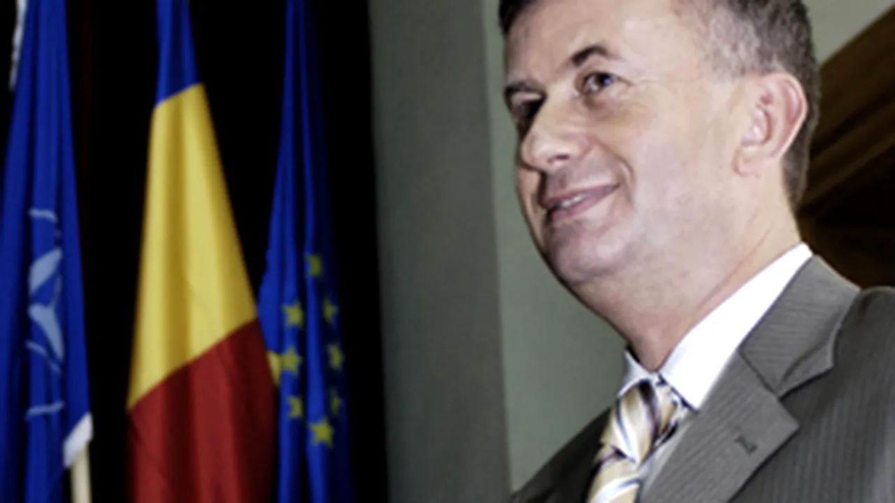 Tutilescu, împuternicit să aplice sancţiuni referitor la arborarea drapelului