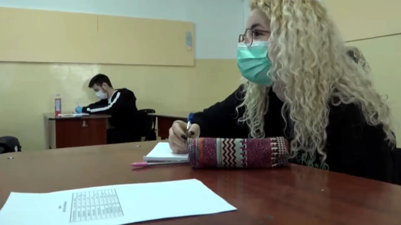 Alegerile încurcă planurile părinţilor. Aceştia sunt tot mai îngrijoraţi că după 27 septembrie şcolile vor deveni focare de infecţie