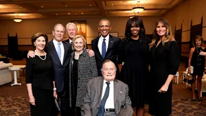 Fostul preşedinte american George H.W. Bush, internat de urgenţă