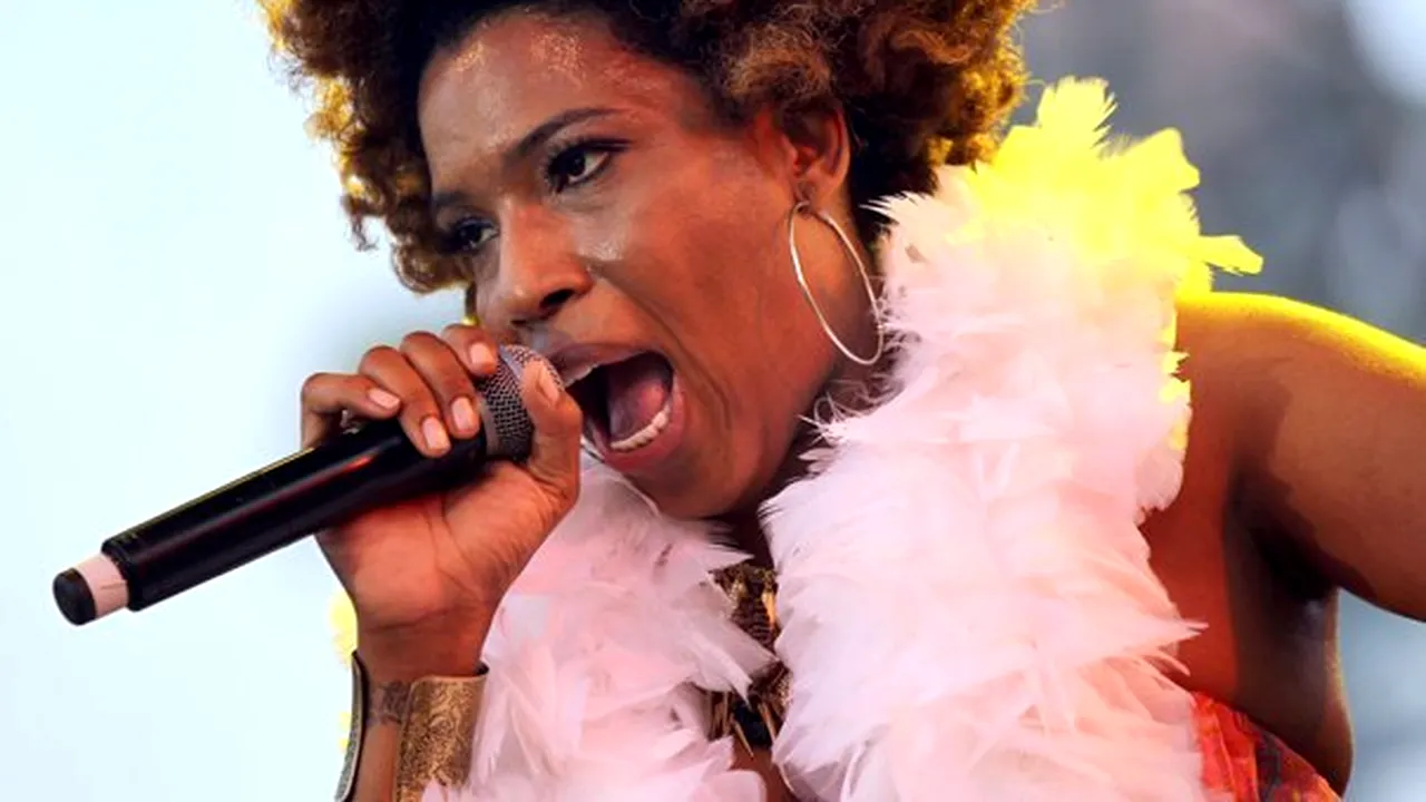 Macy Gray aduce 