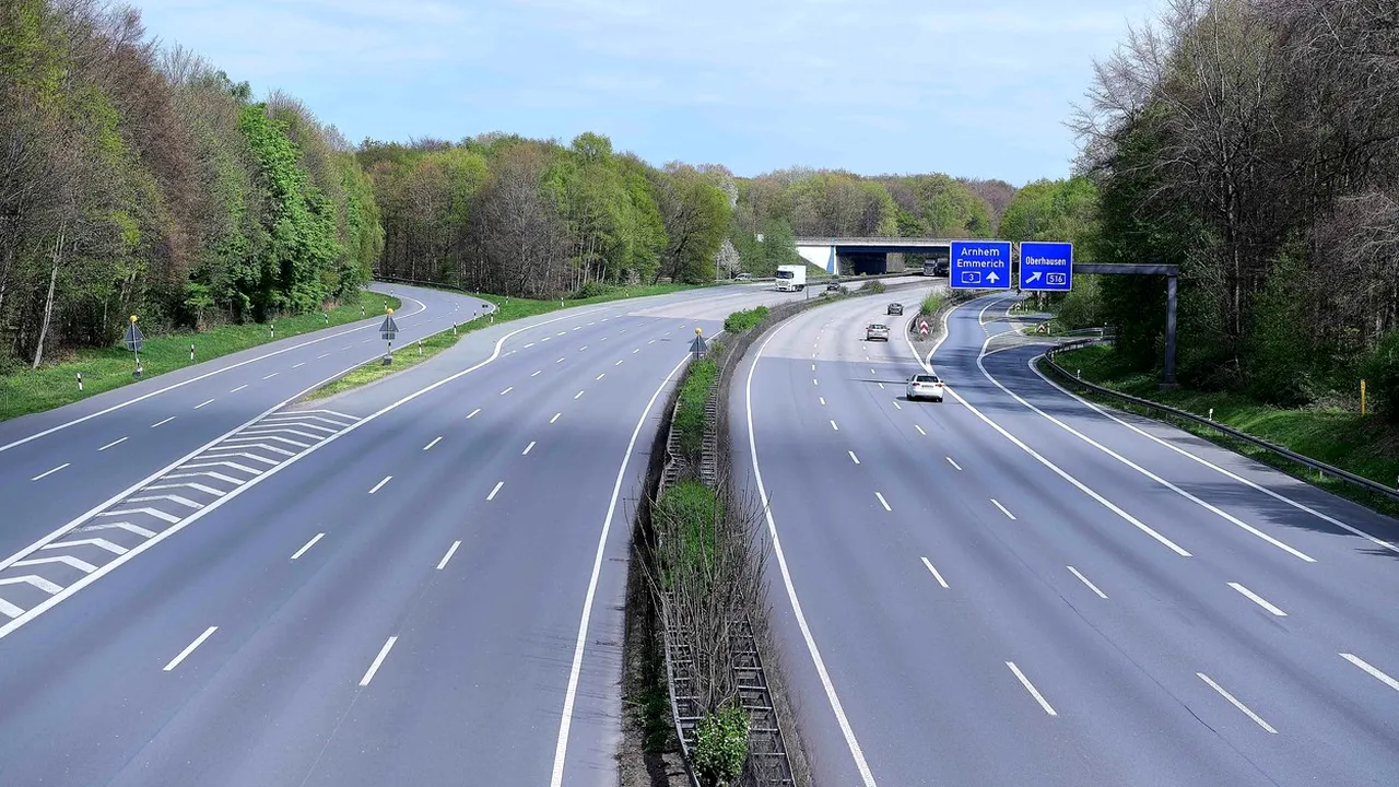 Preşedinţia germană a UE ar putea impune taxe de autostradă în toată Europa 
