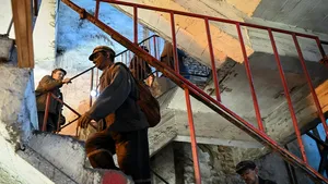 Protestul minerilor a luat sfârşit după şapte zile în subteran. Cei 70 de angajaţi ai Minei Lupeni, aduşi la lumină cu promisiunea drepturilor salariale