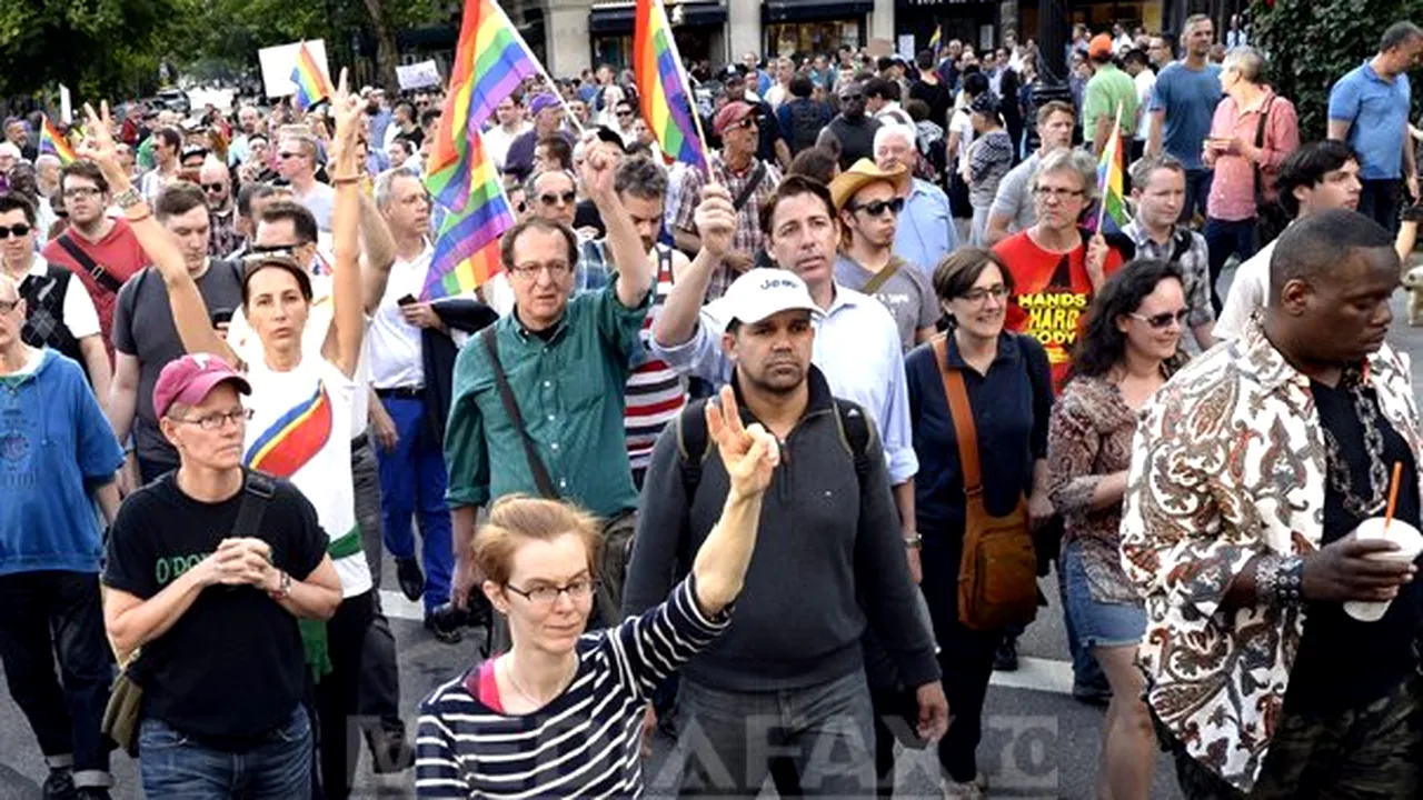 Mii de persoane au protestat la New York faţă de uciderea unui tânăr pentru că era homosexual