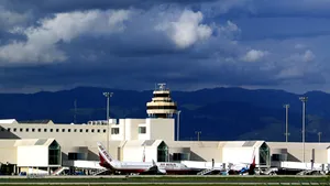 Un britanic beat a împărţit moştenirea sa de 52.000 euro călătorilor dintr-un aeroport