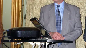 DE CE IUBESC ROMÂNIA - Medicul Mihăileanu, plecat de 26 de ani în Franţa: Nu-mi este ruşine să port un nume foarte românesc