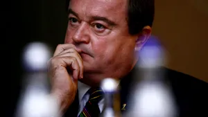 Liderii PDL vor să înceapă marţi negocierile cu PNL - surse