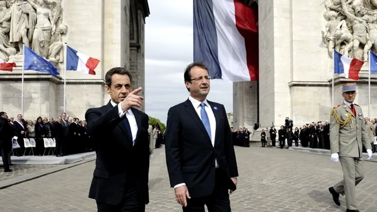 Hollande şi Sarkozy participă împreună la ceremonia de la mormântul soldatului necunoscut