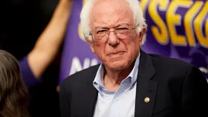 Bernie Sanders îşi suspendă campania pentru alegerile prezidenţiale din SUA, după ce a fost internat în spital