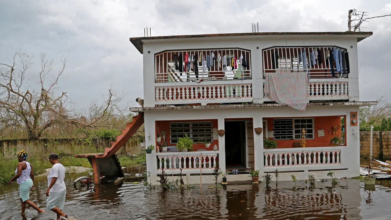 Donald Trump critică autorităţile din Puerto Rico, stat puternic afectat de Uraganul Maria