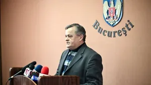 Onţanu, lansat de la Teatrul Naţional spre Primăria Capitalei, pe acorduri de galerie sportivă