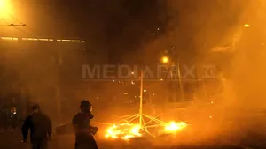 Violenţe la Atena: Noi confruntări între protestatari şi poliţie - VIDEO