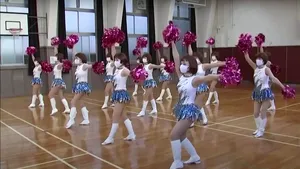 VIDEO Majoretele care traversează viaţa în paşi de dans. Cu vârste între 60 şi 89 de ani, japonezele s-au întors la repetiţii