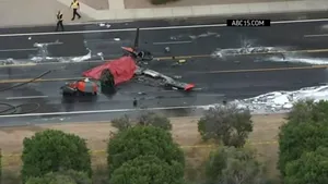 Două persoane au murit după ce un avion uşor s-a prăbuşit în statul american Arizona - VIDEO 