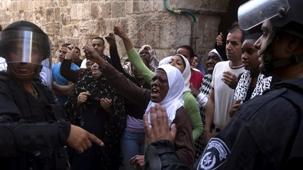 Ciocniri între palestinieni şi poliţişti israelieni pe Esplanada Moscheilor din Ierusalim