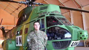 Militarii români, în misiune în Mali, de Crăciun: Zboară peste deşert, cu gândul acasă