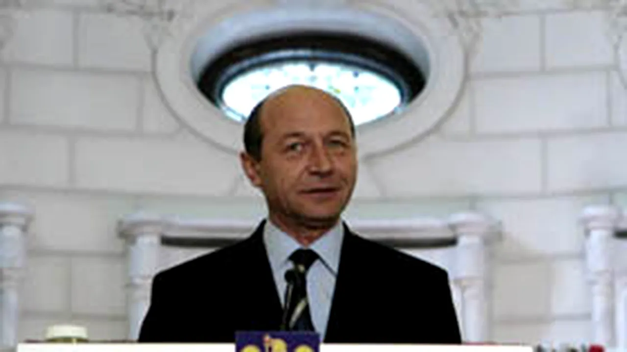 Băsescu neagă că materialul difuzat de TVR a ieşit de la Cotroceni