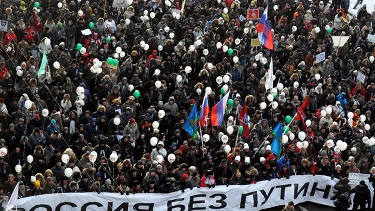 Sute de persoane au manifestat la Tiraspol în sprijinul lui Vladimir Putin şi al trupelor ruse