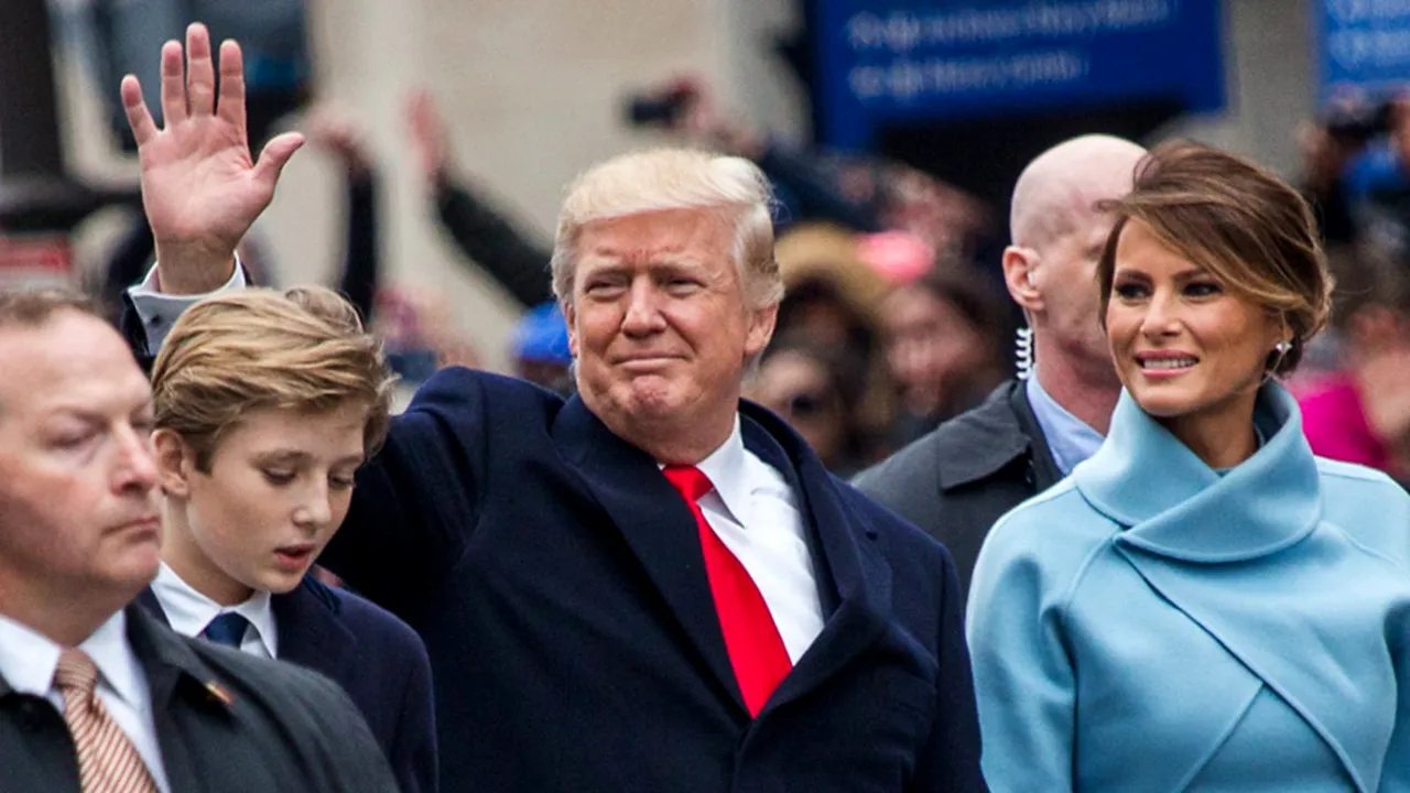 Scenarista emisiunii Saturday Night Live, suspendată din cauza unor injurii la adresa fiului lui Donald Trump, Barron