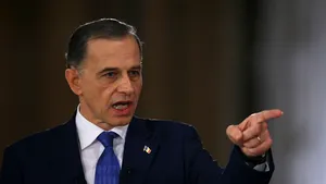 Geoană: Preferinţa PC de a avea candidat în colegiul 19 trebuie respectată
