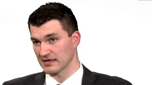 Ieşi pe plus VIDEO. Unde este mai bine să îţi investeşti economiile? Despre criptomonede şi portofolii de investiţie, cu Tim Marian, consultant financiar