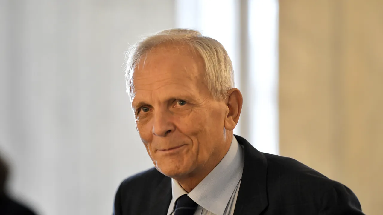 Theodor Stolojan: Toate facilităţile fiscale ar trebui eliminate, ele au fost introduse în mod populist