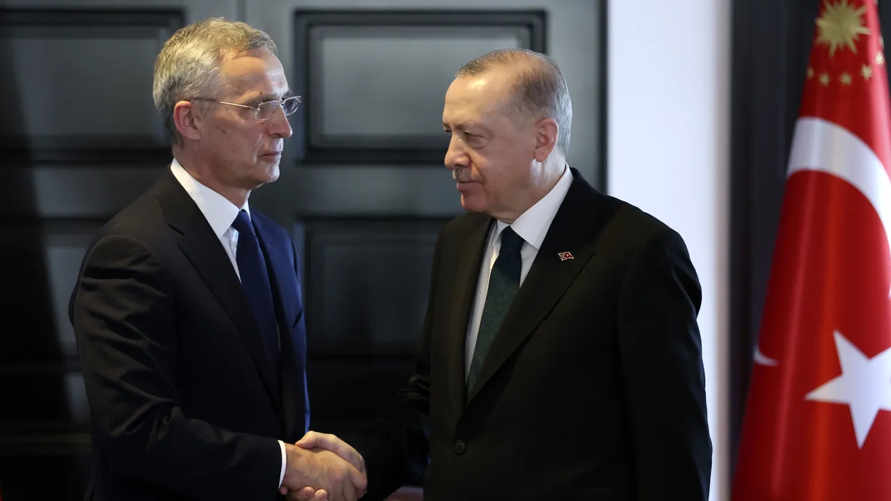 Stoltenberg spune că Turcia şi Suedia vor purta noi discuţii privind aderarea la NATO