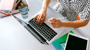 DNSC: Riscurile conectării la rețele publice de Wi-Fi. Cum se pot proteja utilizatorii?