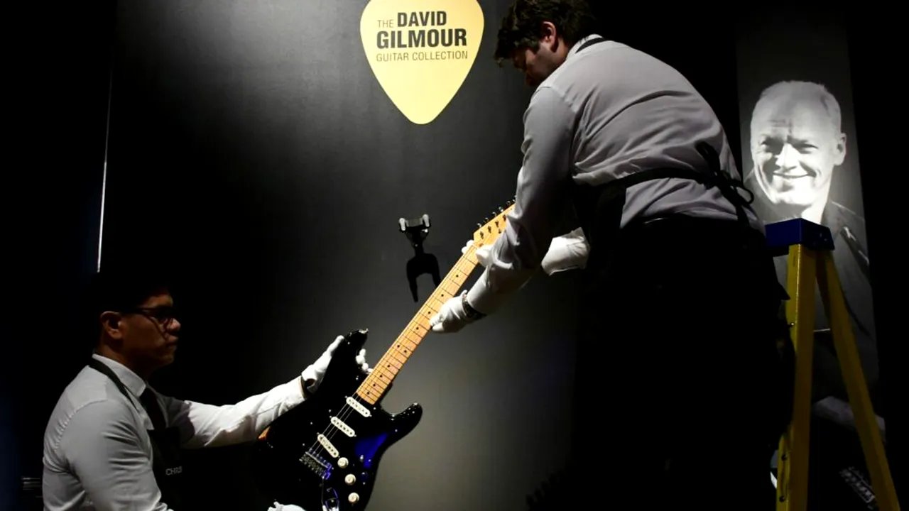 O chitară folosită de David Gilmour pe mai multe albume Pink Floyd, vândută cu 14,5 milioane de dolari