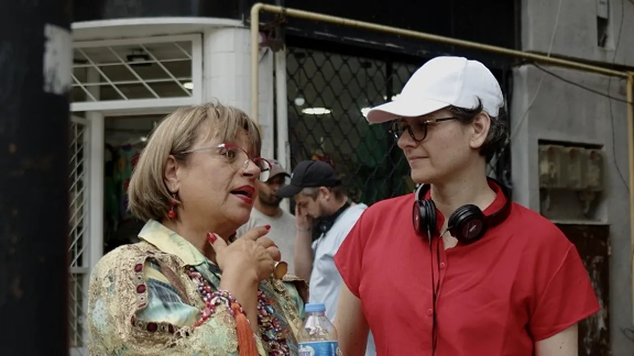 „Ca fetele”, un film „ca o ploaie caldă de vară”