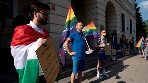 Divergenţele pe tema LGBT dintre UE şi Ungaria se adâncesc. Controversata lege adoptată de Guvernul Orban este motivată de protejarea minorilor