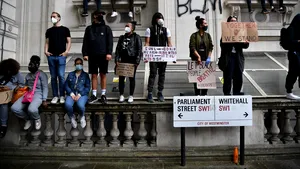 Expert din domeniul apărării: extremiştii din Marea Britanie exploatează lacunele sistemului pentru a-şi impune autoritatea