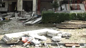 Blocul E24 din Zalău, tăiat bucată cu bucată, cu o foarfecă mecanică