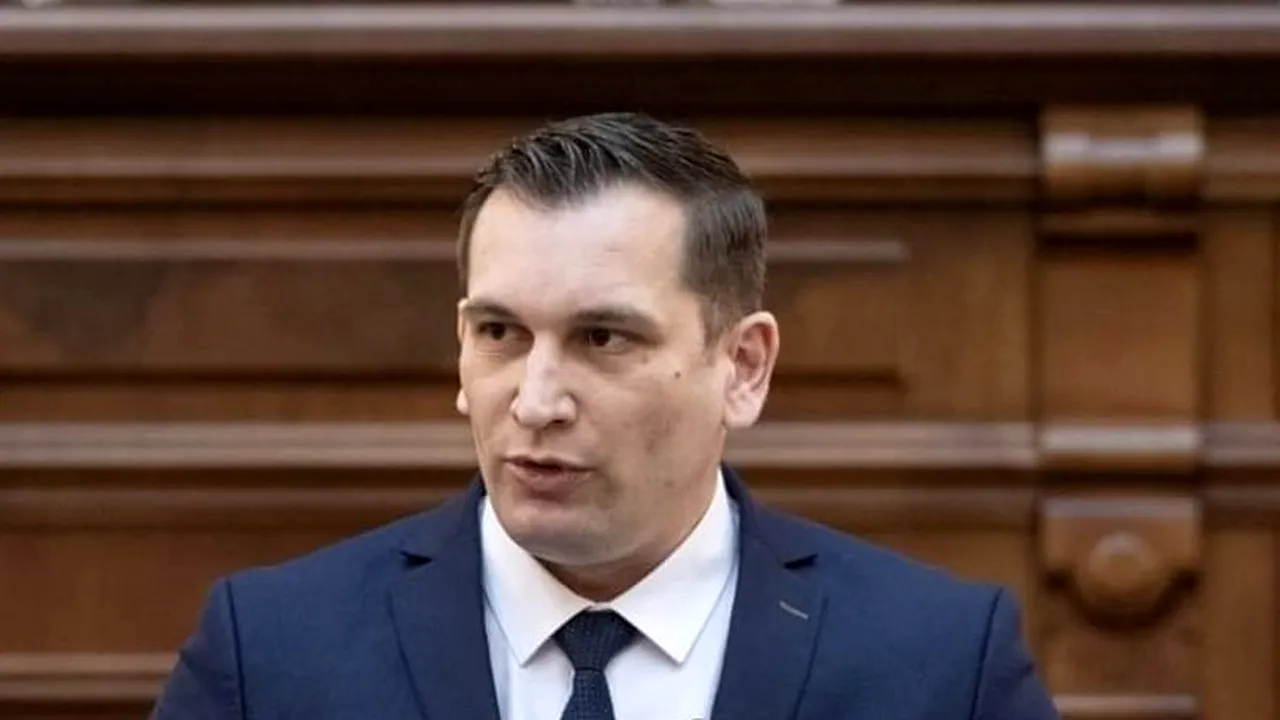 Senatorul USR Sebastian Cernic, sesizare după ce ar fi fost agresat de deputatul PSD Daniel Ghiţă