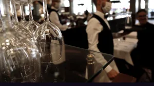 Proiect de lege: Condiţiile în care se vor redeschide la interior restaurantele şi cafenelele/ „O gură de oxigen pentru HORECA”, spun iniţiatorii