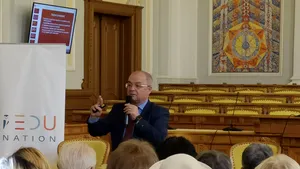 Deschiderea Universităţii Vârstei a 3-a din Cluj: Cel mai în vârstă student are 93 de ani, iar un curs va fi susţinut de primarul Emil Boc - FOTO