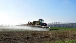 Preţul mic al terenului agricol din România atrage apetitul investitorilor străini