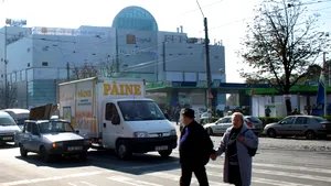 Poliţia urmăreşte miercuri dacă şoferii acordă prioritate pietonilor