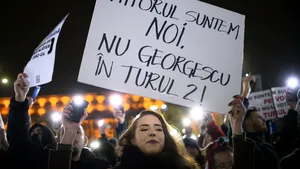A patra zi de proteste faţă de Călin Georgescu, la Bucureşti. S-au organizat şi contramanifestaţii