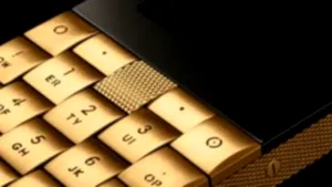 O companie daneză a produs telefonul din aur masiv. Cât costă aparatul de colecţie