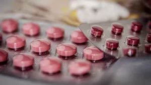 O problemă veche din chimie, transformată într-o soluție. Descoperirea care ar putea revoluționa medicamentele