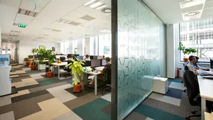 Braşov: Industria IT, în cădere din cauza lipsei resursei umane şi a infrastructurii. Apple şi Amazon au vrut să îşi deschidă birouri în oraş