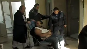 Bărbatul arestat în cazul crimei de la Bărbuleşti a fost internat sub pază la spitalul din Slobozia - VIDEO