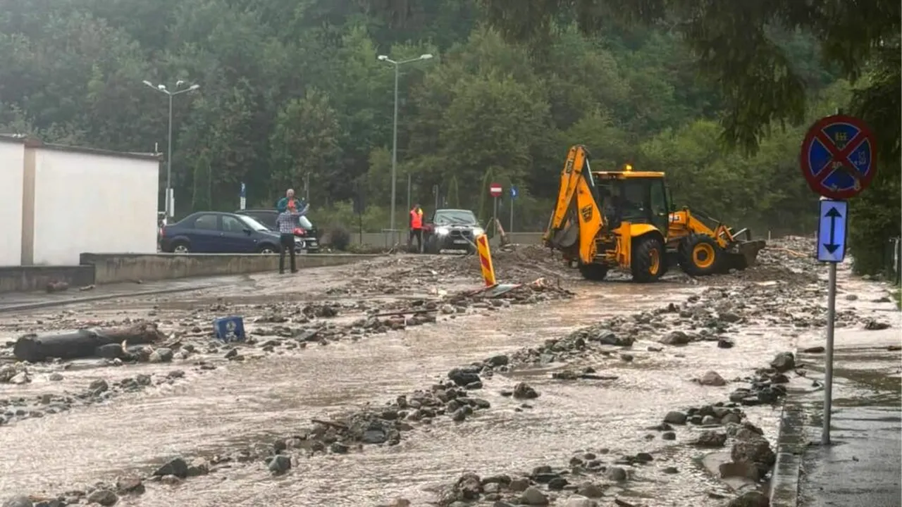 Ploile și inundațiile fac ravagii în mai multe județe in țară, dar și în Capitală