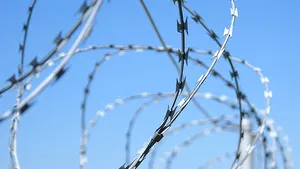 Trei sirieni au încercat să intre ilegal în România sărind gardul la punctul de trecere Calafat