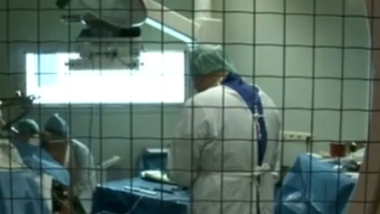 Premieră medicală: Medicii români au efectuat cu succes implantantarea de electrozi în creier pentru studiul şi tratamentul epilepsiei