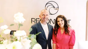 Reconnect Harmony, centru de wellness integrat pentru minte, corp şi suflet, îşi deschide porţile într-o locaţie de designer, din Bucureştii Noi, cu omul de afaceri Călin Popescu, fratele Adelei Popescu, ca fondator şi dr. Iulia Roşu, medic dermatolog, co-fondator