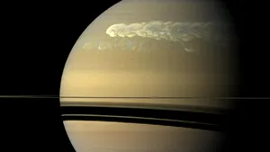 Cum se aude cea mai mare furtună de pe Saturn? Sonda Cassini trimite noi imagini şi date de pe Saturn