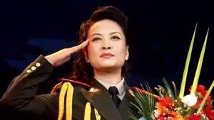 Peng Liyuan, soţia lui Xi Jinping, implicată în numirile de la vârful armatei chineze, după epurările generalilor