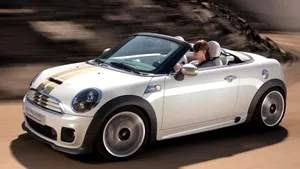 MINI lansează în România Roadster, primul model decapotabil cu două locuri al mărcii